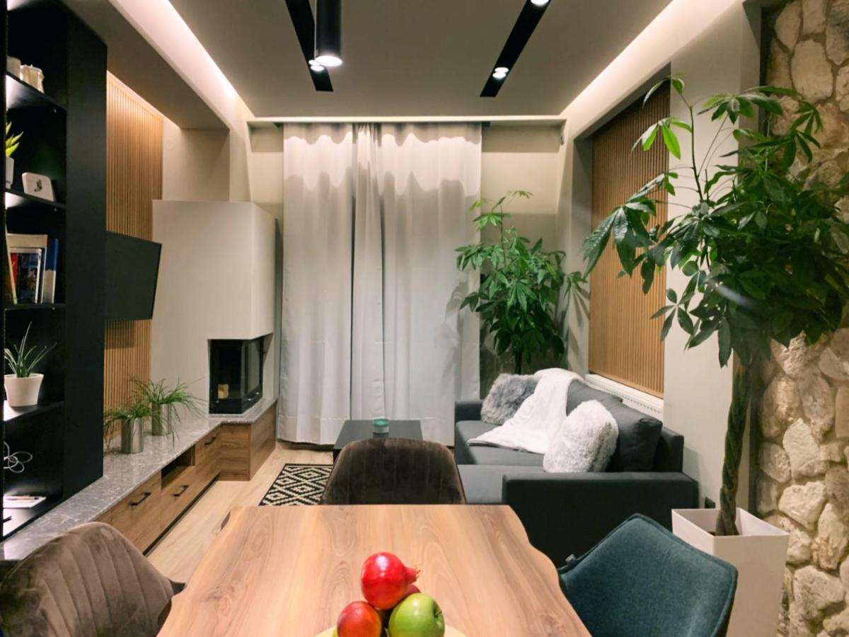 Luxury Townhouse Suite Lárisa Eksteriør bilde