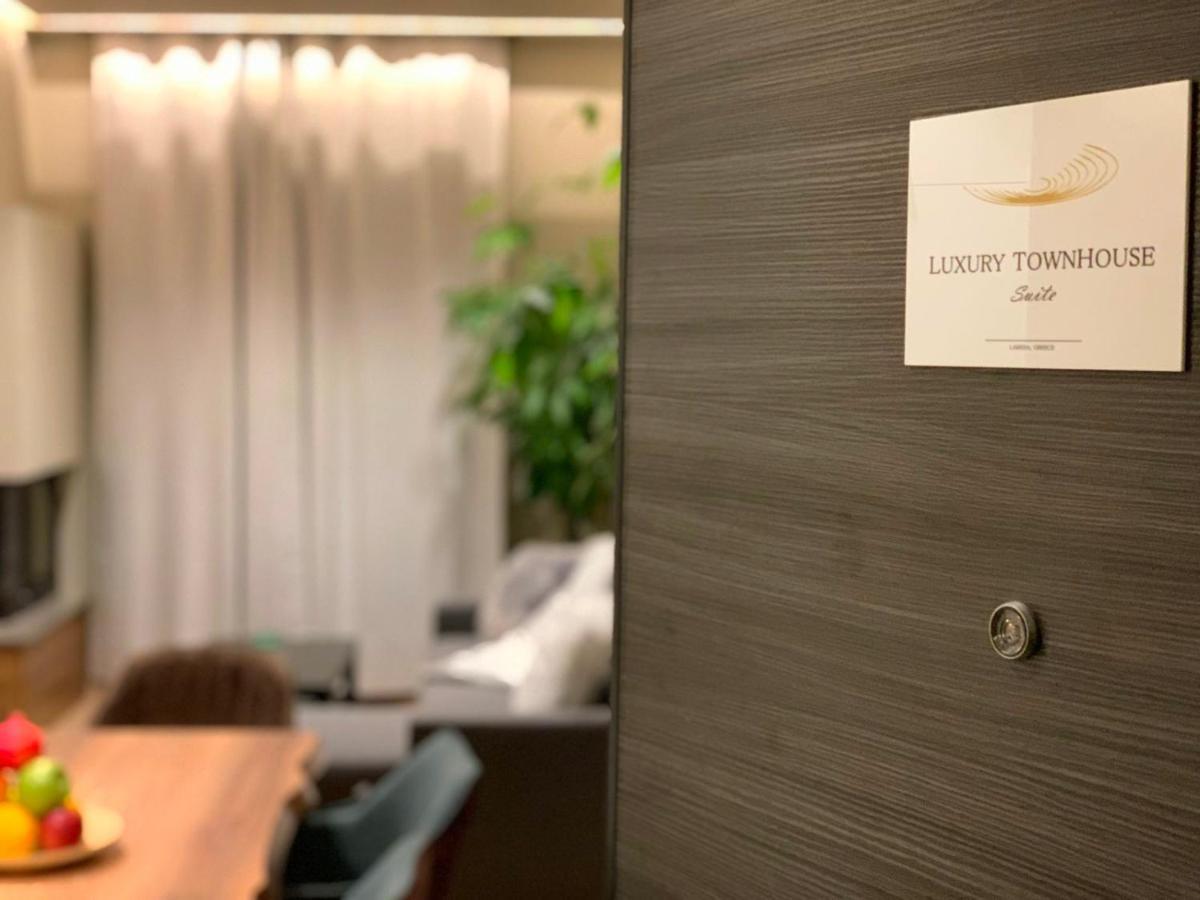 Luxury Townhouse Suite Lárisa Eksteriør bilde