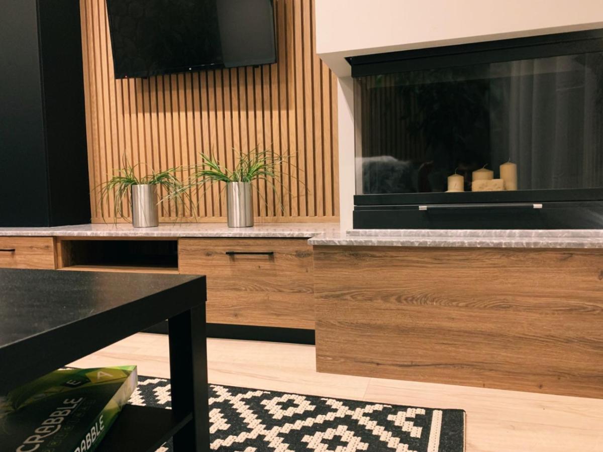 Luxury Townhouse Suite Lárisa Eksteriør bilde
