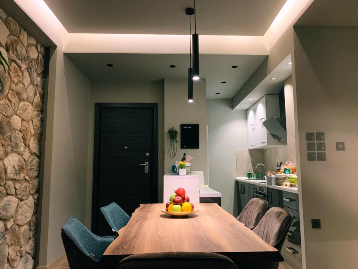 Luxury Townhouse Suite Lárisa Eksteriør bilde