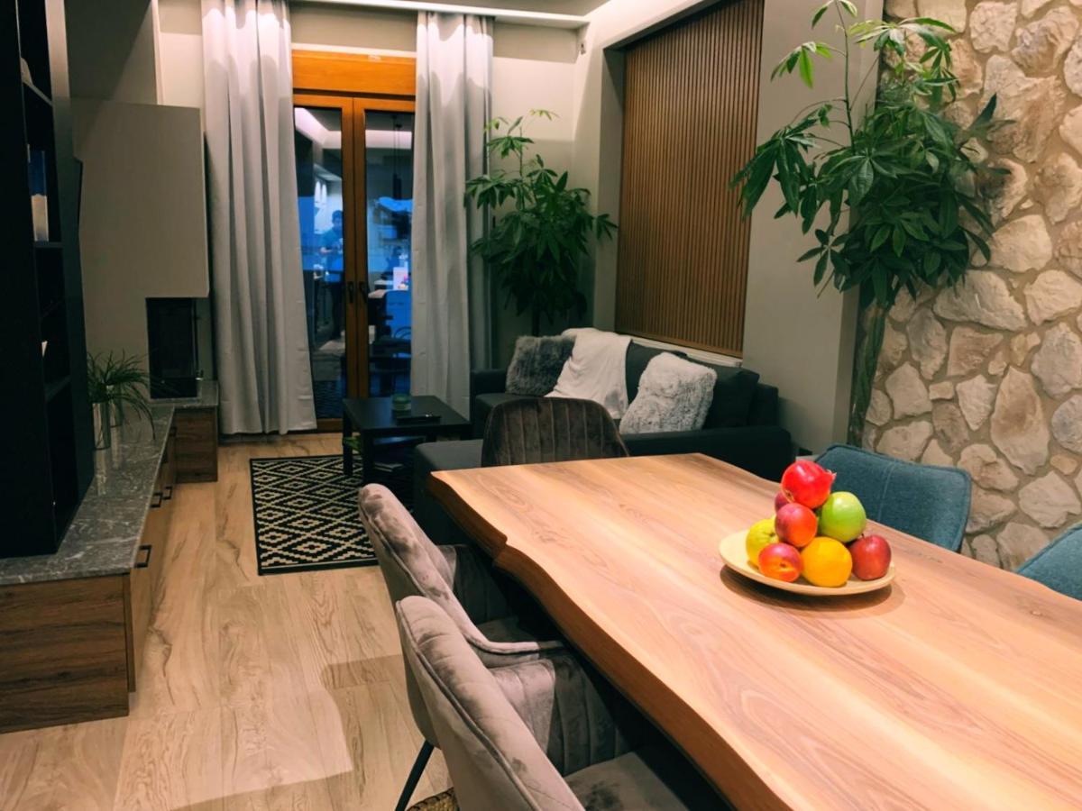 Luxury Townhouse Suite Lárisa Eksteriør bilde